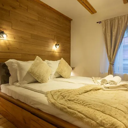 Sun X Mountains - Old Town Apartment *