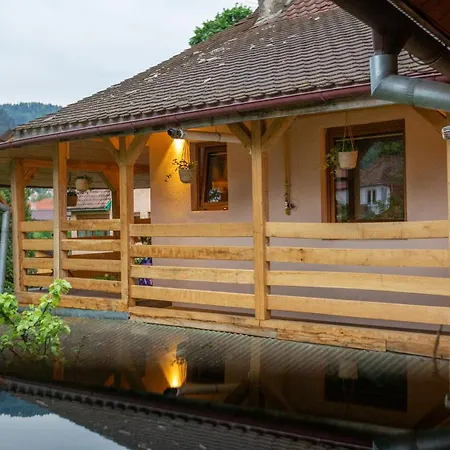 Sun X Mountains - Old Town Apartment Brasov