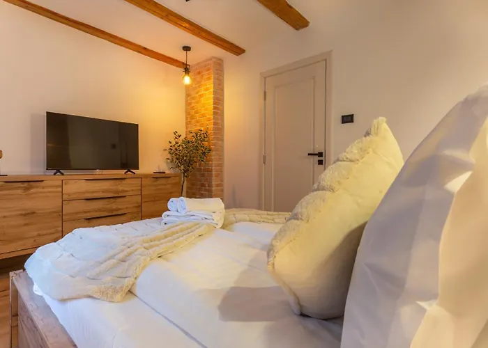 Sun X Mountains - Old Town * Brasov