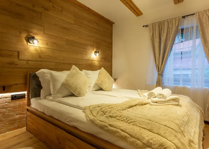 Sun X Mountains - Old Town Apartment *