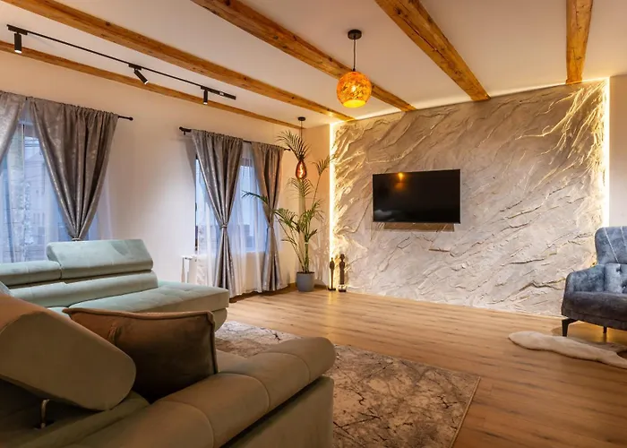 Sun X Mountains - Old Town Brasov