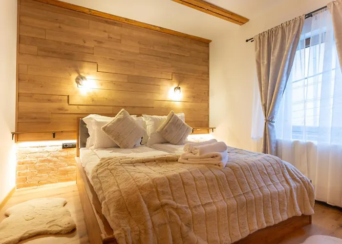 Sun X Mountains - Old Town Apartment *