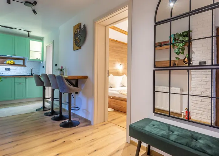 Sun X Mountains - Old Town *